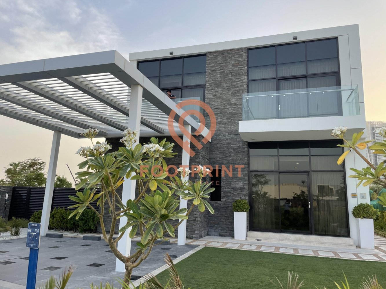 4 bedrooms Villa in Dubai, UAE No. 24421