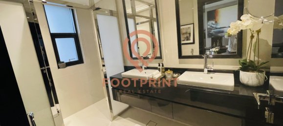 4 bedrooms Villa in Dubai, UAE No. 24421 4