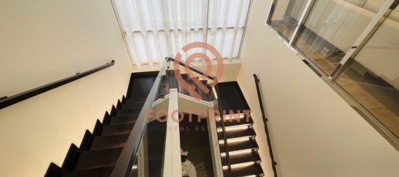 4 bedrooms Villa in Dubai, UAE No. 24421 9