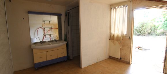 2 Schlafzimmer Haus in Luzille, France, Nr. 251055 8