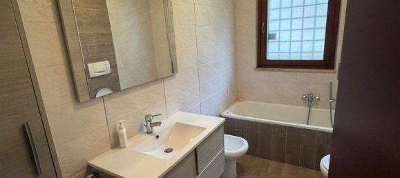 3 bedrooms Apartment in Rome, Italy No. 339440 7