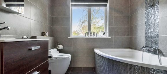 4 bedrooms House in Barnet, United Kingdom No. 6470 11