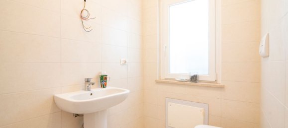 Дом с 3 комнатами в Довера, Италия № 150186 23