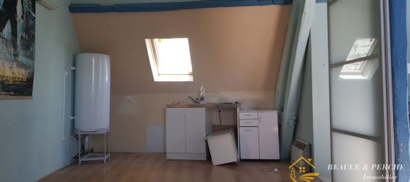 Apartamento de 2 dormitorios en Illiers-Combray, France No. 99723 3