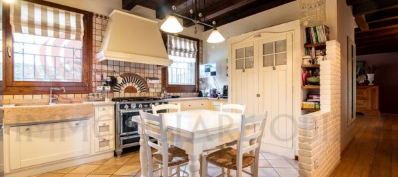 4 bedrooms Villa in Abano Terme, Italy No. 74530 9