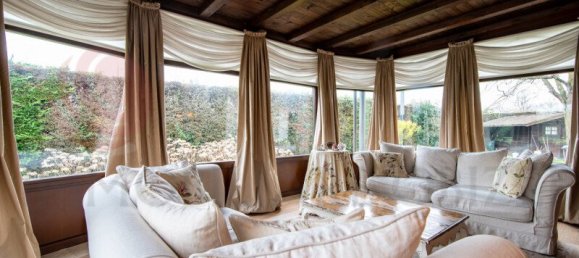 4 bedrooms Villa in Abano Terme, Italy No. 74530 2