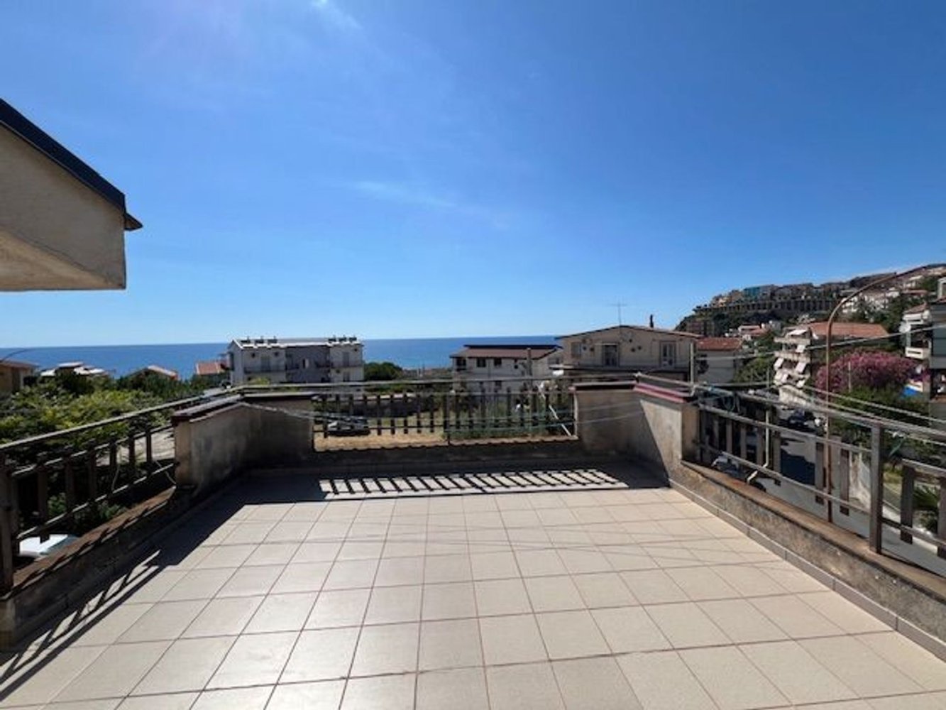 14 rooms House in San Lucido, Italy No. 268948