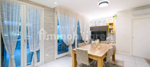 2 bedrooms Apartment in Milan, Italy No. 379103 8
