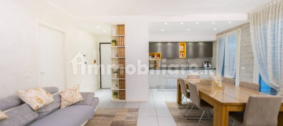 2 bedrooms Apartment in Milan, Italy No. 379103 6