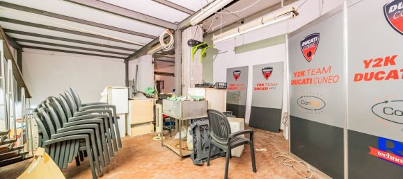 85m² Garage in Cuneo, Italy No. 157565 2