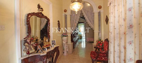 202m² House in Zebbug, Malta No. 2559 2