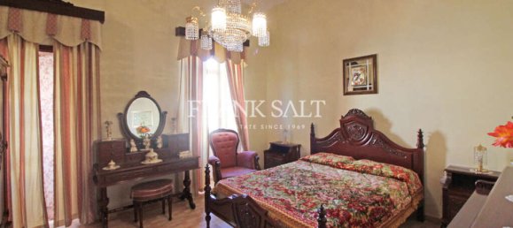 202m² House in Zebbug, Malta No. 2559 4