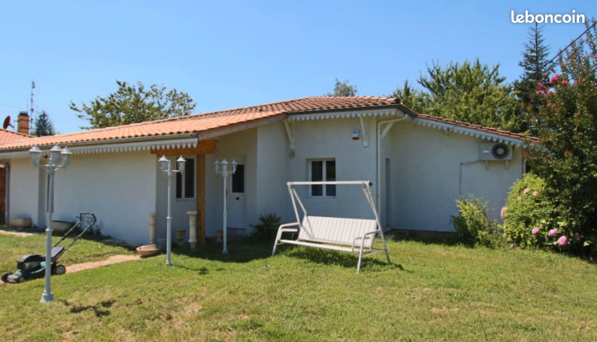 Casa de 3 dormitorios en Arveyres, France No. 297808