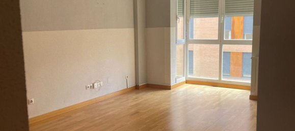 Apartamento de 2 dormitorios en Madrid, Spain No. 170736 2