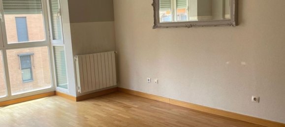 Apartamento de 2 dormitorios en Madrid, Spain No. 170736 3