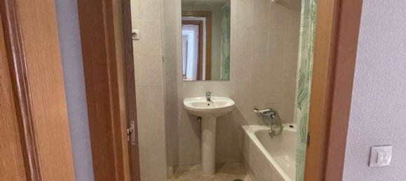 Apartamento de 2 dormitorios en Madrid, Spain No. 170736 12