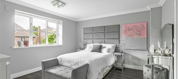 6 bedrooms House in Enfield, United Kingdom No. 6603 30