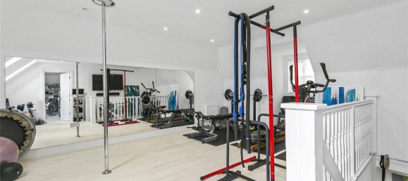 6 bedrooms House in Enfield, United Kingdom No. 6603 8