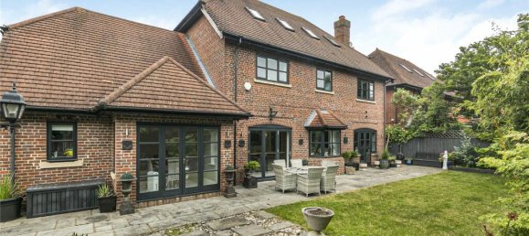 6 bedrooms House in Enfield, United Kingdom No. 6603 13