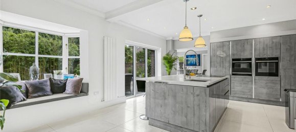 6 bedrooms House in Enfield, United Kingdom No. 6603 20