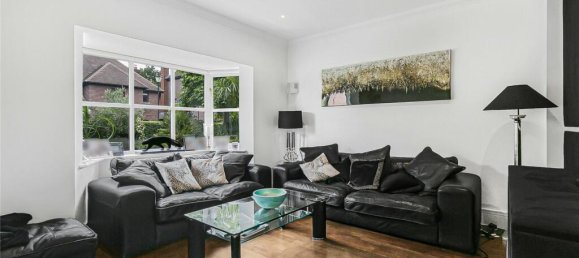 6 bedrooms House in Enfield, United Kingdom No. 6603 16