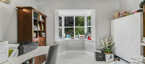 6 bedrooms House in Enfield, United Kingdom No. 6603 24