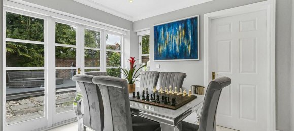 6 bedrooms House in Enfield, United Kingdom No. 6603 23