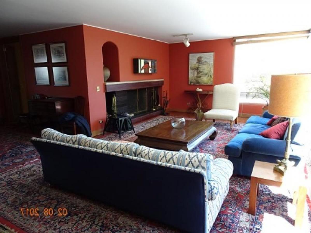 Дом с 3 спальнями в Богота, Колумбия № 12386