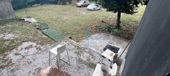 51m² Warehouse in Massa, Italy No. 330199 2