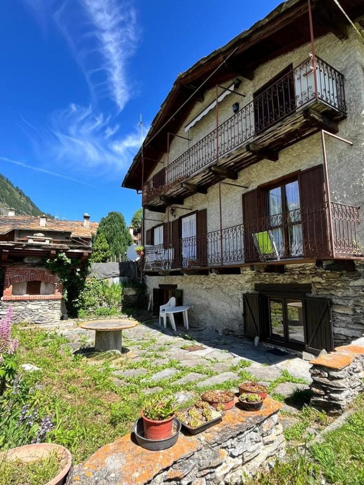 1 bedroom Apartment in Pontechianale, Italy No. 103254