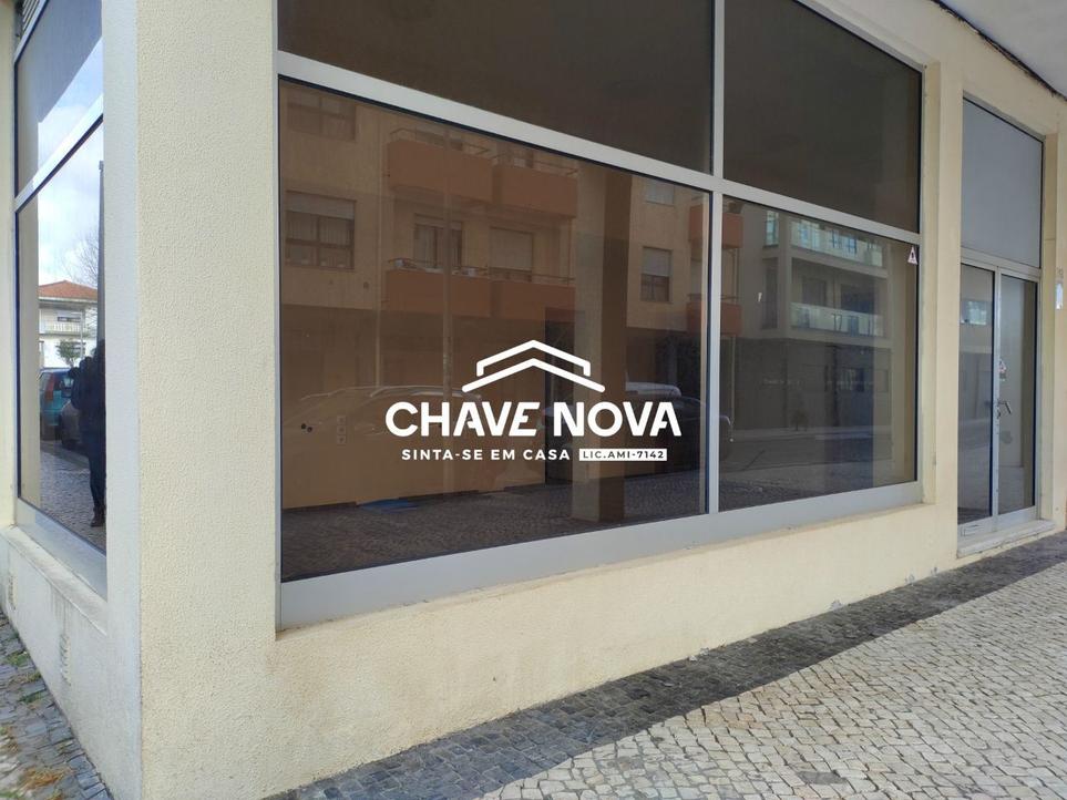 60m² Commercial property in Espinho, Portugal No. 267377