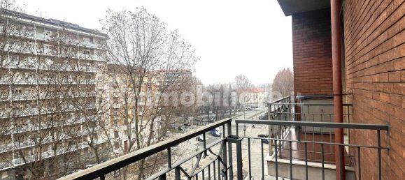 1 bedroom Apartment in Turin, Italy No. 193339 6