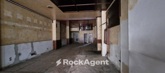 2-Zimmer Gewerbliche Immobilie in Cosenza, Italy, Nr. 41560 12