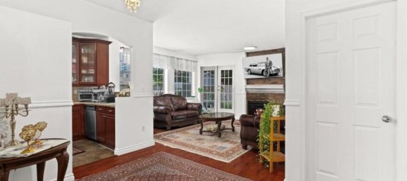 2 bedrooms Condo in British Columbia, Canada No. 1077 9