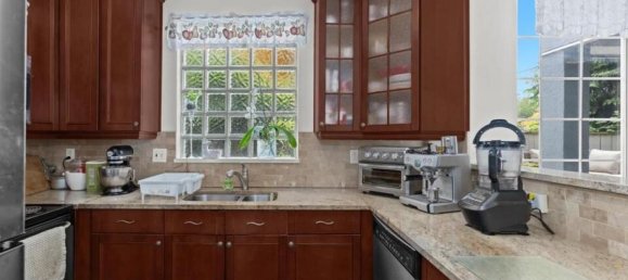 2 bedrooms Condo in British Columbia, Canada No. 1077 8