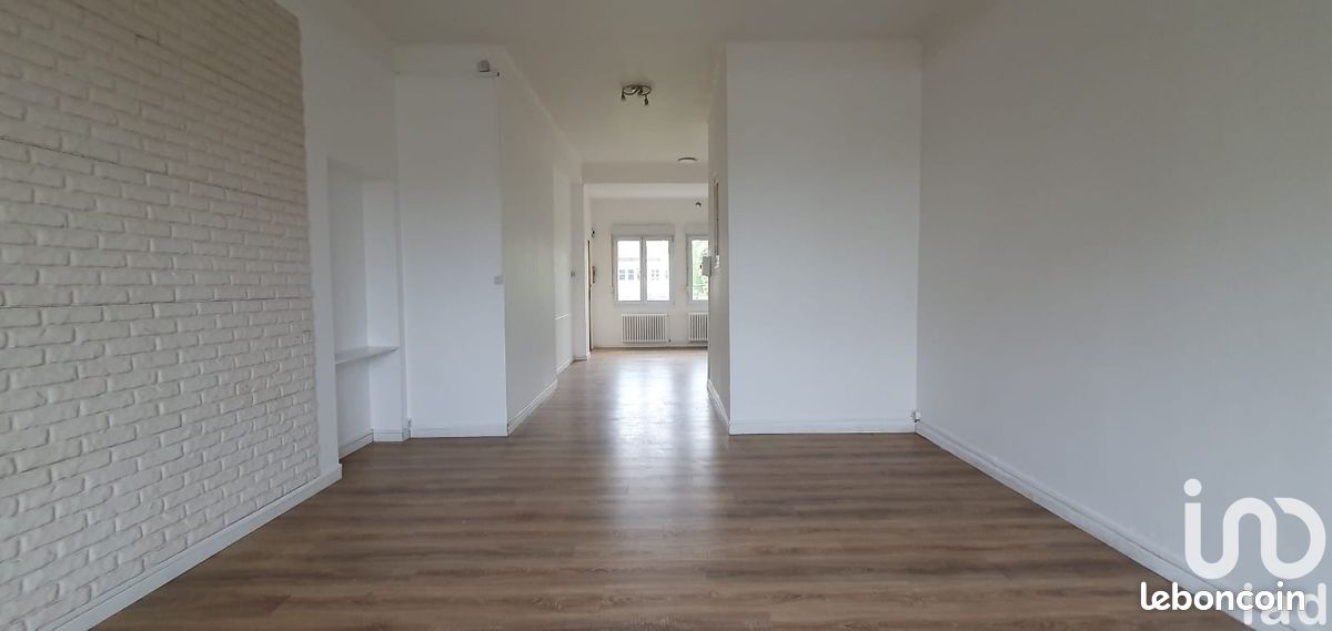 2غرفة شقة في Mont-Saint-Martin, France رقم 214417