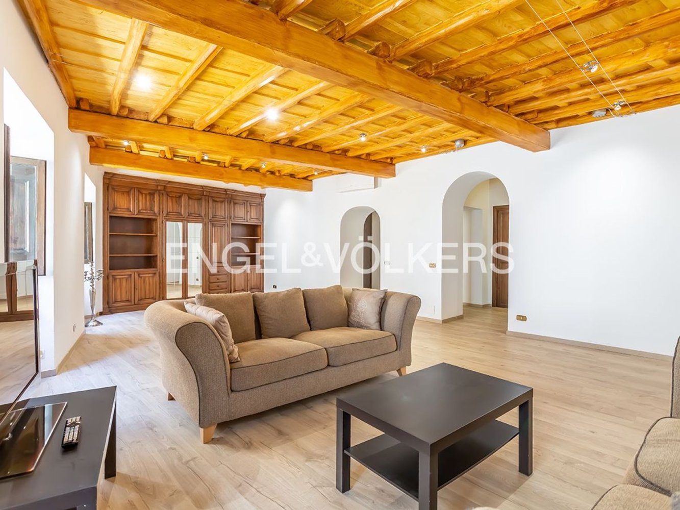 4 rooms Apartment in Rome, Italy No. 105558