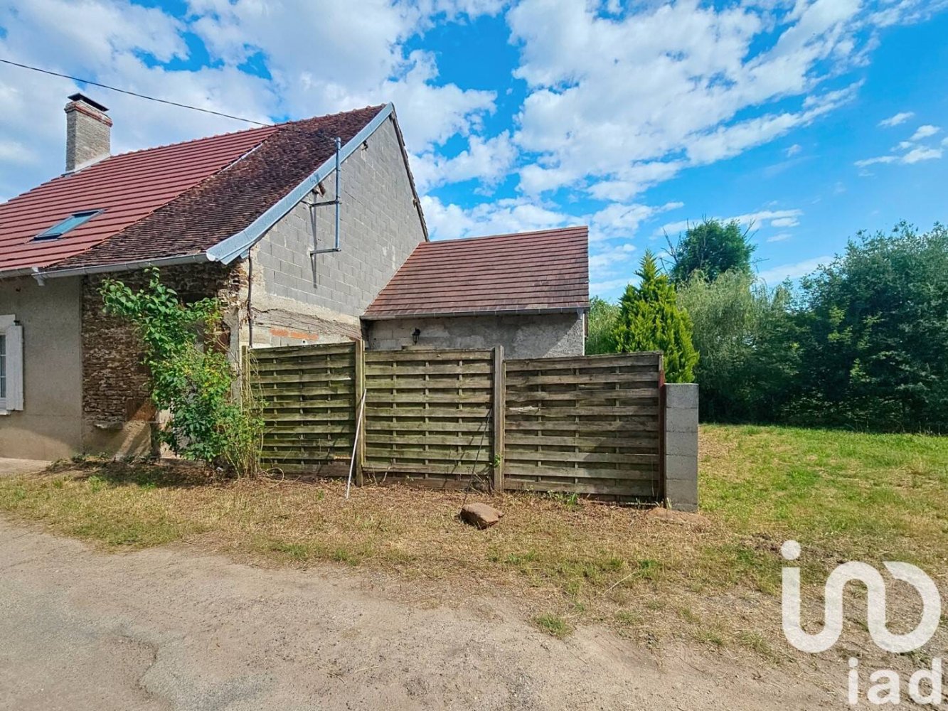 3 bedrooms Townhouse in Jars, France No. 152744