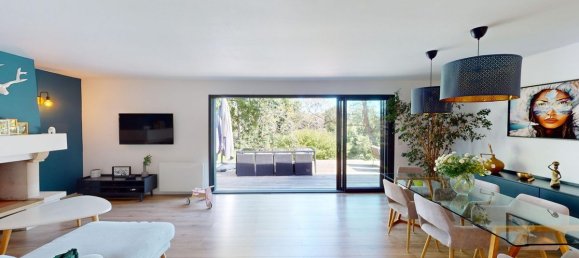 4 bedrooms House in Saint-Caprais-de-Bordeaux, France No. 101276 2