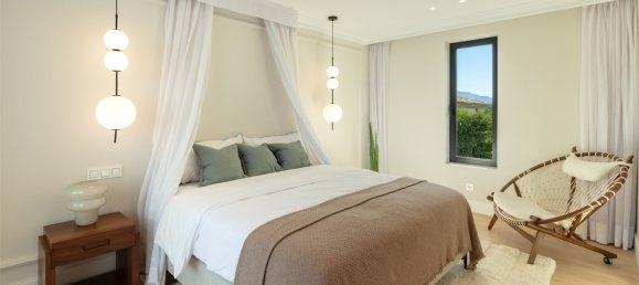 5 bedrooms Villa in Marbella, Spain No. 69849 6