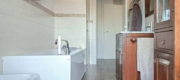 Apartamento T2 em Busto Arsizio, Italy N.º 190373 28