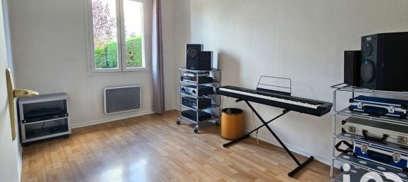 3 chambres Maison à Vernouillet, France No. 325452 10