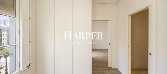 2 bedrooms Apartment in Eixample, Spain No. 83783 8