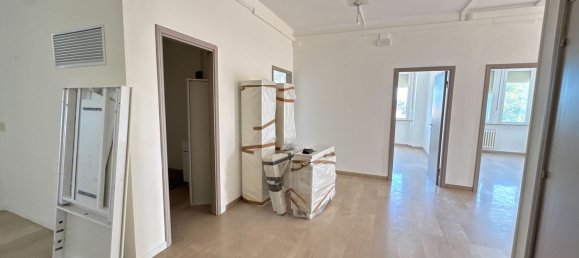 Escritório em Fano, Italy 250 m² N.º 302632 40