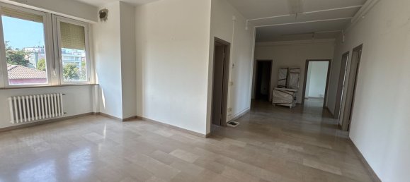 Escritório em Fano, Italy 250 m² N.º 302632 8