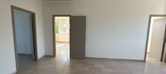 Escritório em Fano, Italy 250 m² N.º 302632 48
