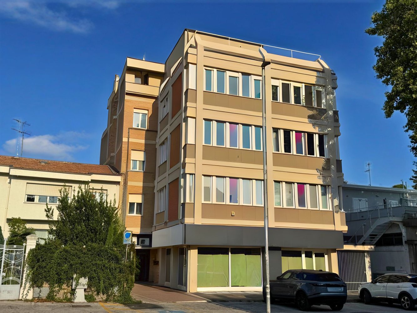 Escritório em Fano, Italy 250 m² N.º 302632