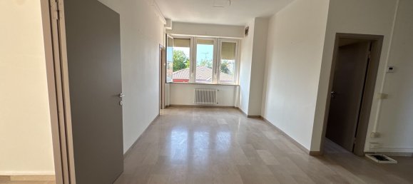 Escritório em Fano, Italy 250 m² N.º 302632 11