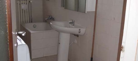 3 rooms Apartment in Limbiate, Italy No. 6174 7