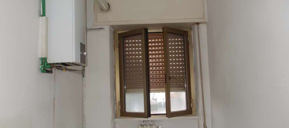 3 rooms Apartment in Limbiate, Italy No. 6174 4